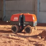 Rolo Compactador Pé de Carneiro (Diesel) em Uso